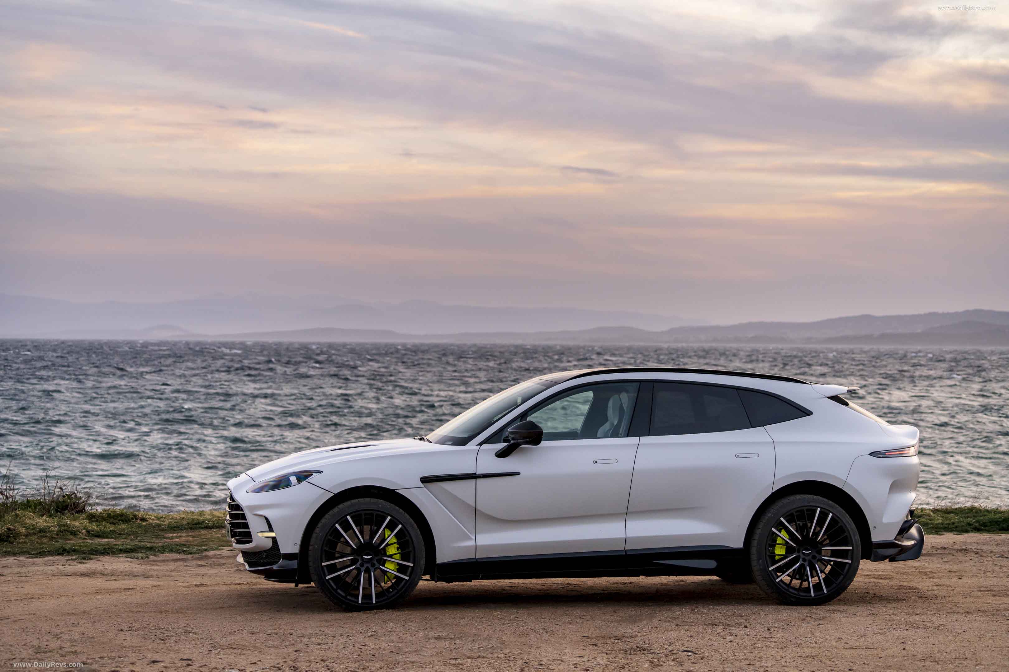 2023 Aston Martin DBX707 Satin Neutron White Stunning HD Photos 2023 Aston Martin DBX707 Satin Neutron White Stunning HD Photos